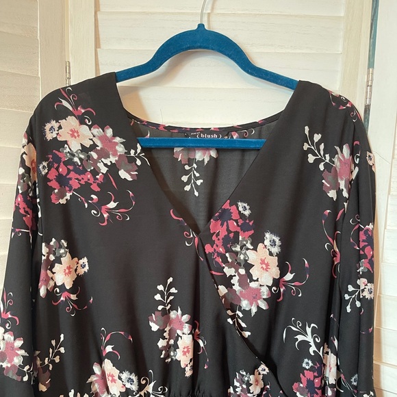 Hint of Blush black floral dress size 3X - Picture 2 of 8
